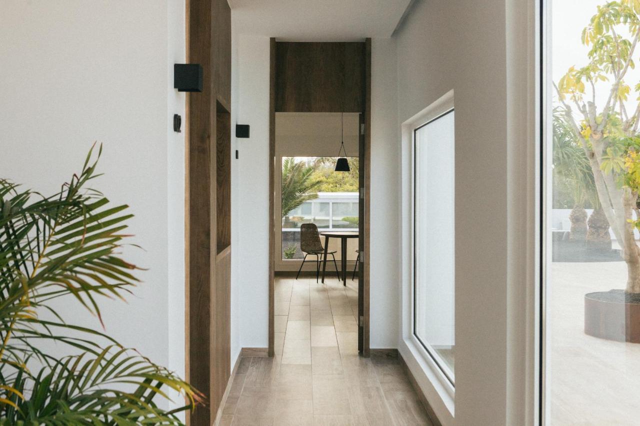 Alava Suites Costa Teguise Bagian luar foto