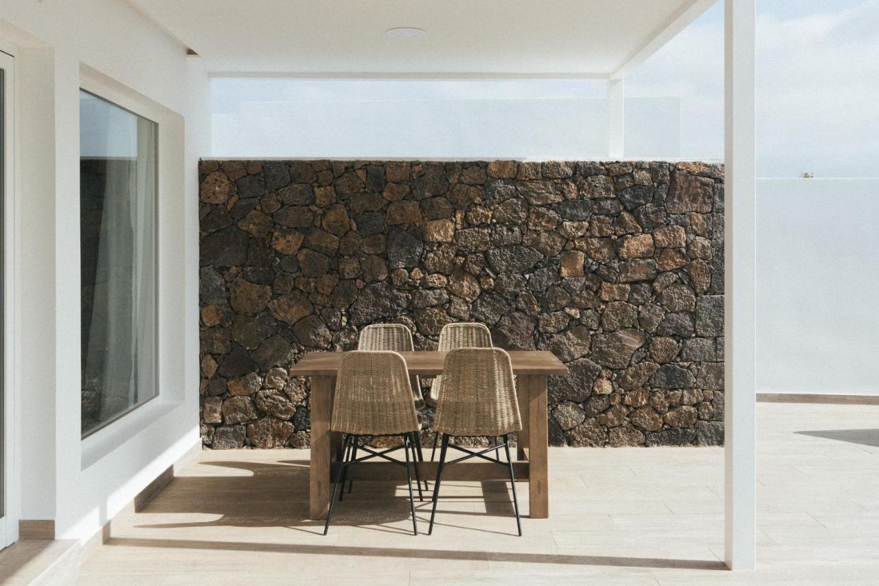 Alava Suites Costa Teguise Bagian luar foto