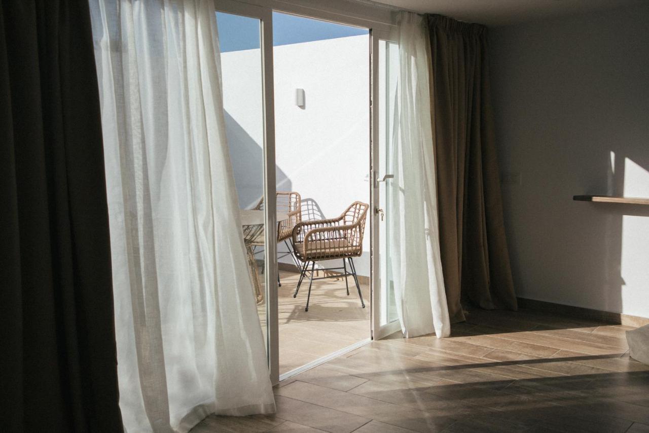 Alava Suites Costa Teguise Bagian luar foto